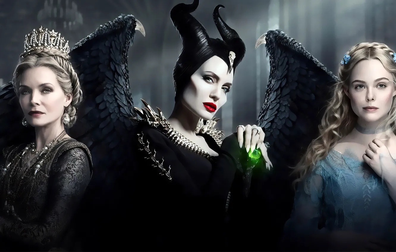 Фото обои крылья, корона, Анджелина Джоли, Angelina Jolie, фэнтези, рога, постер, персонажи