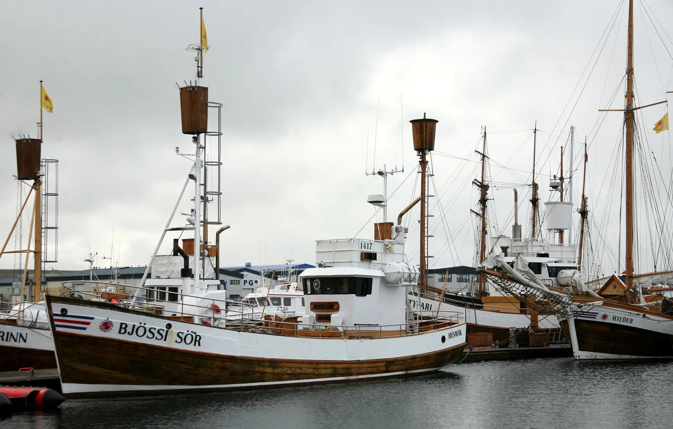 Фото обои корабли, причал, порт, катера, Исландия, Хусавик