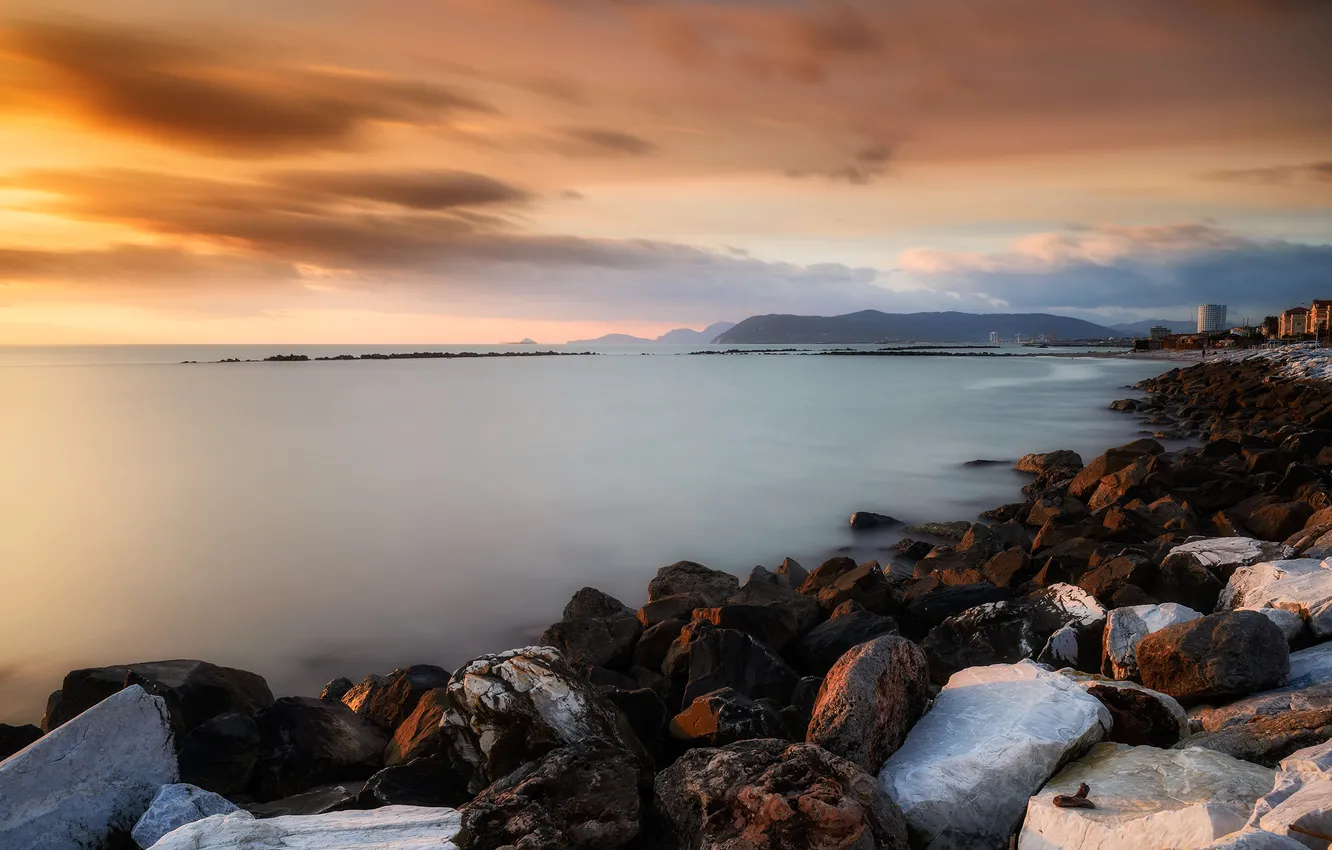 Фото обои rock, sea, sunset, italy, marina di massa