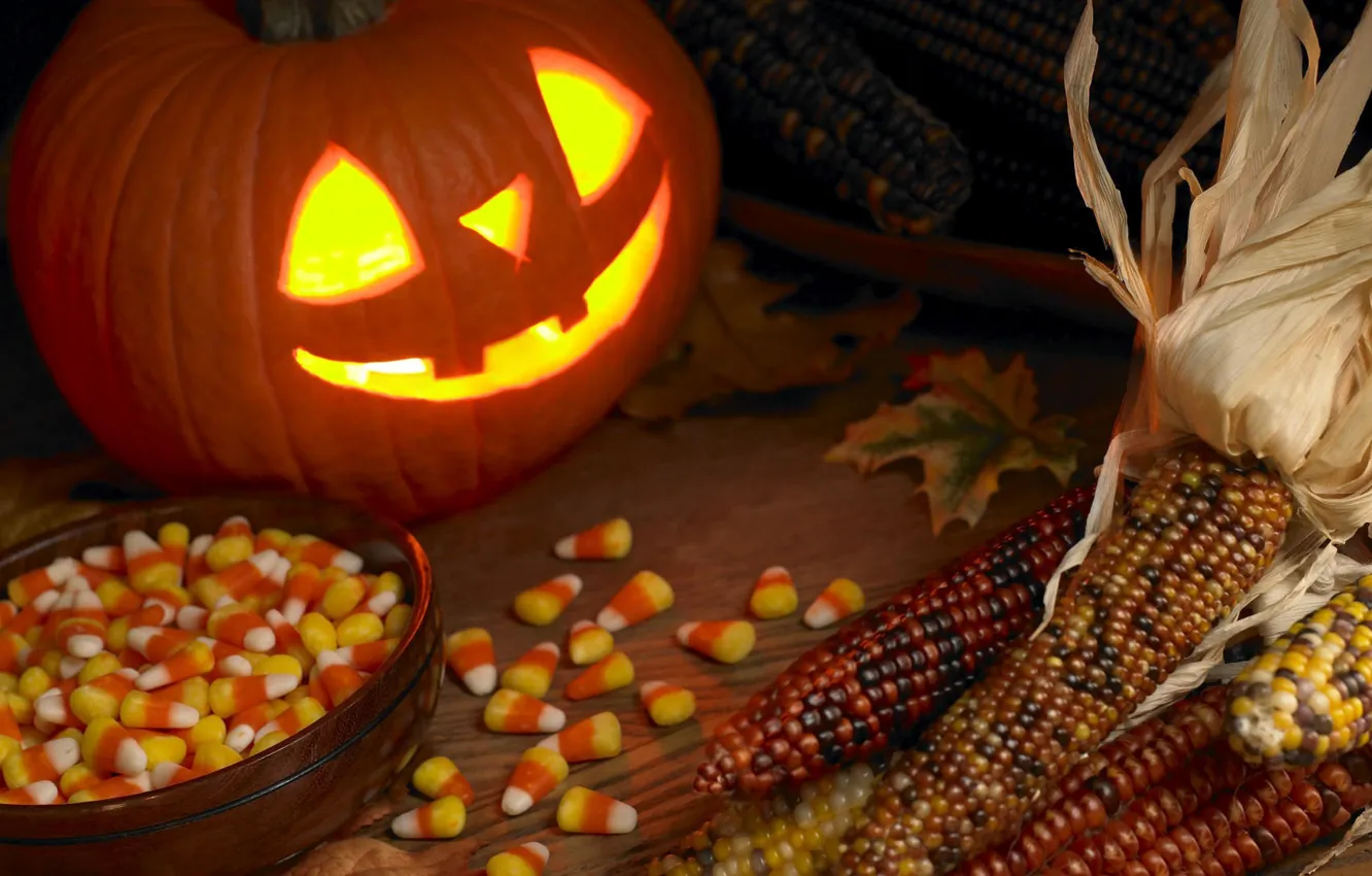 Фото обои Halloween, holidays, sweets, pumpkin, glowing eyes