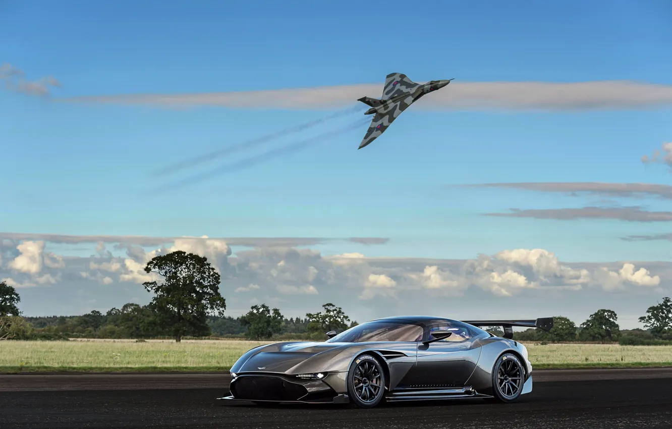 Фото обои самолет, supercar, Aston Martin Vulcan, avro