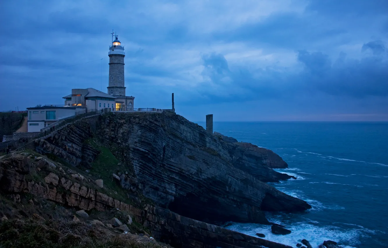 Фото обои море, камни, скалы, побережье, маяк, вечер, горизонт, Испания