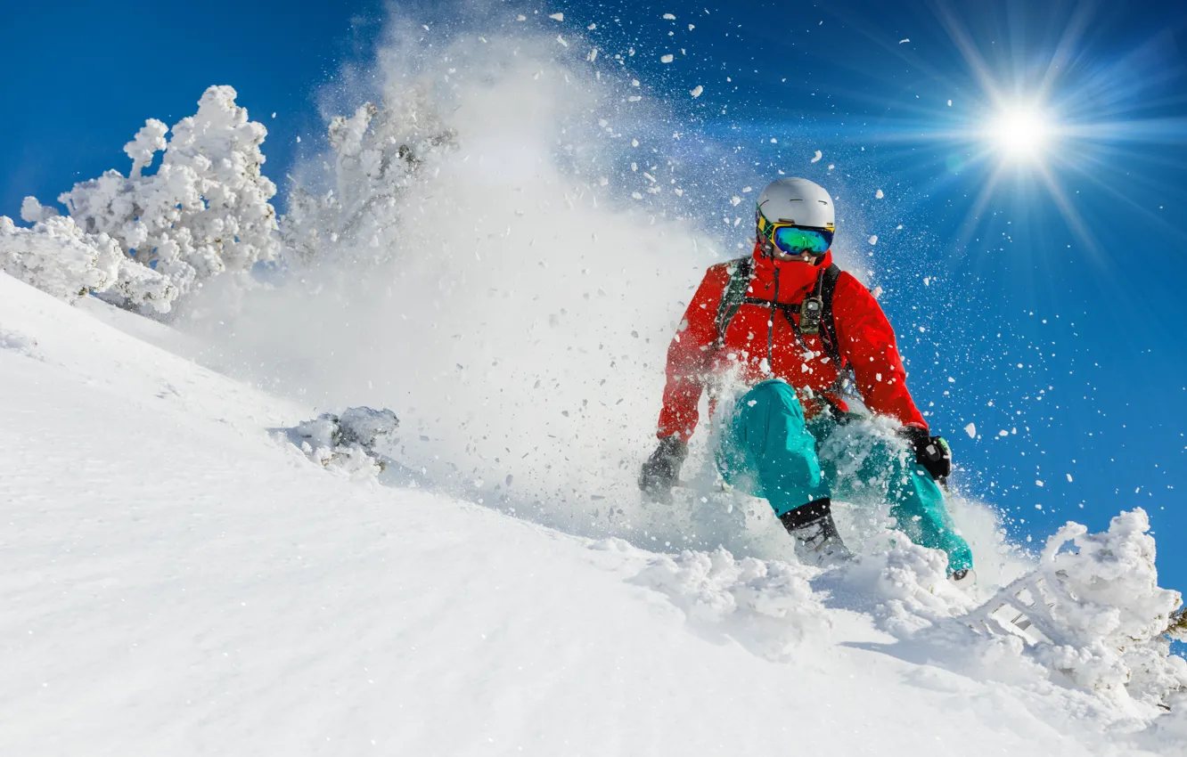 Фото обои Солнце, Зима, Снег, Спорт, Шлем, Куртка, Мужчина, Лыжный Спорт