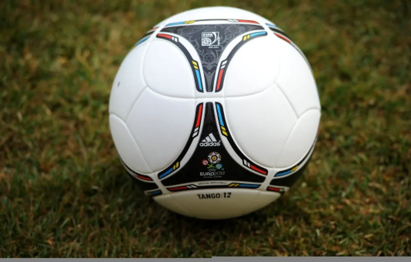 Фото обои трава, футбол, мяч, значок, логотип, лого, эмблема, адидас