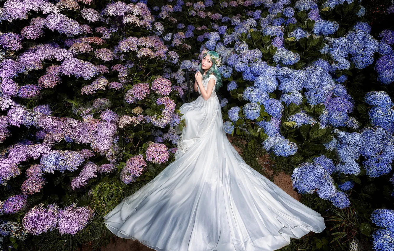 Фото обои белый, лето, девушка, цветы, поза, руки, сад, азиатка