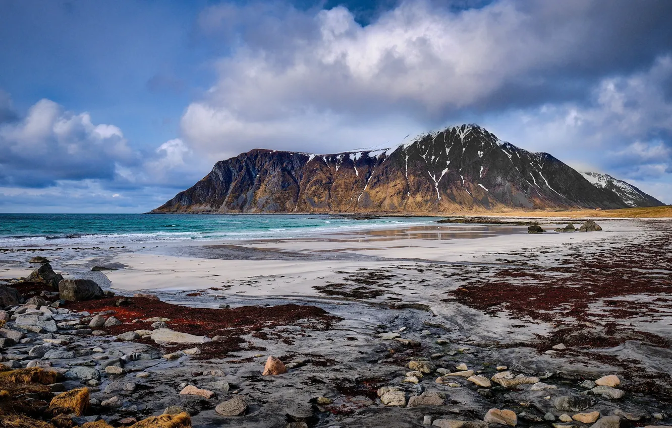 Фото обои море, облака, камни, побережье, гора, Норвегия, Lofoten