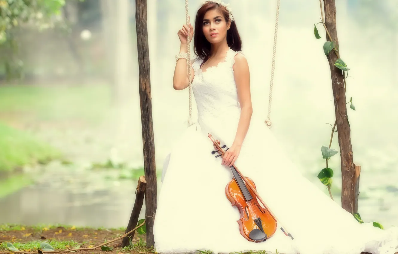 Фото обои девушка, музыка, качели, скрипка