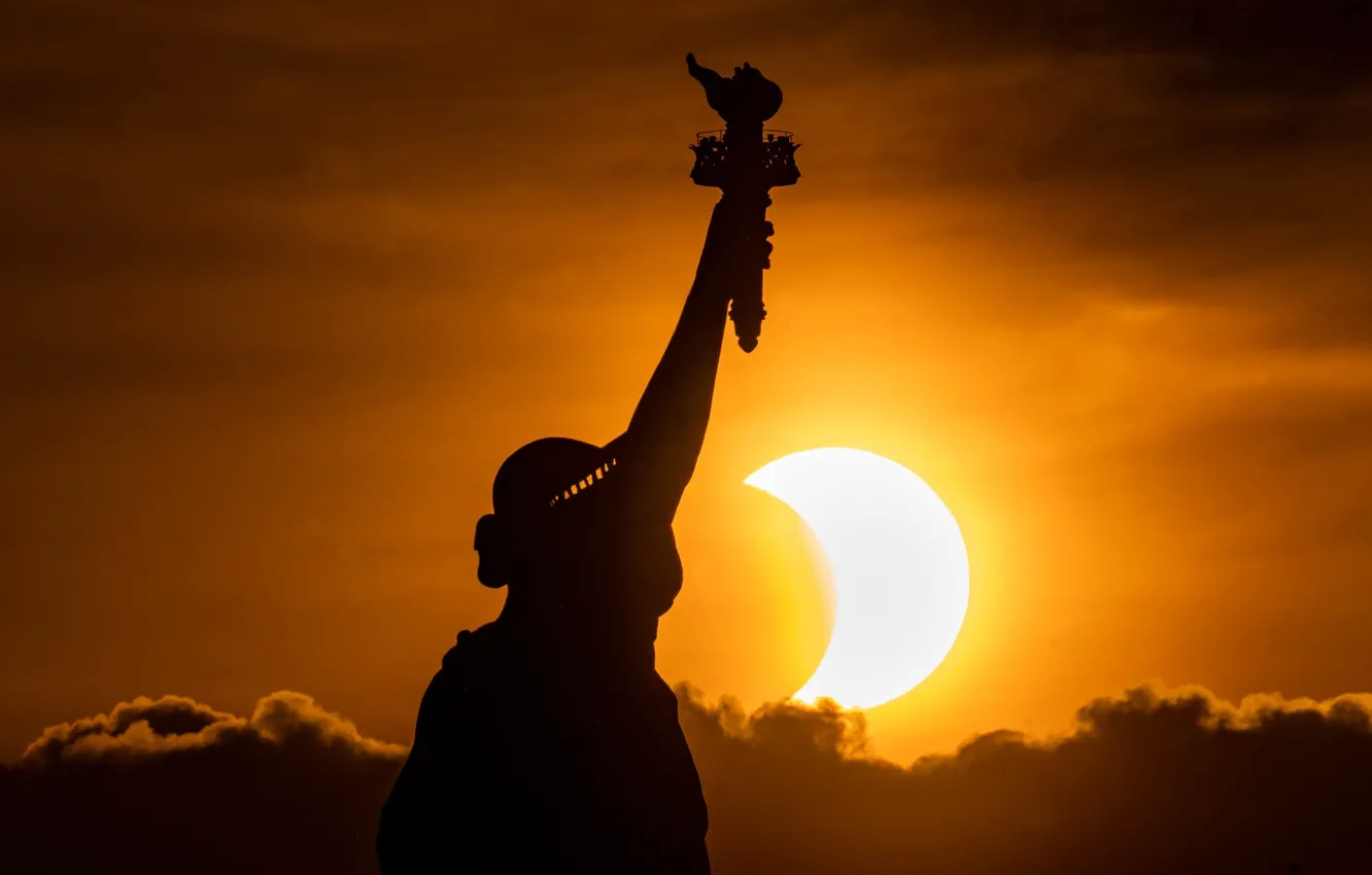 Фото обои затмение, статуя свободы, Нью Йорк, eclipse, New York, NYC, New York City, statue of liberty