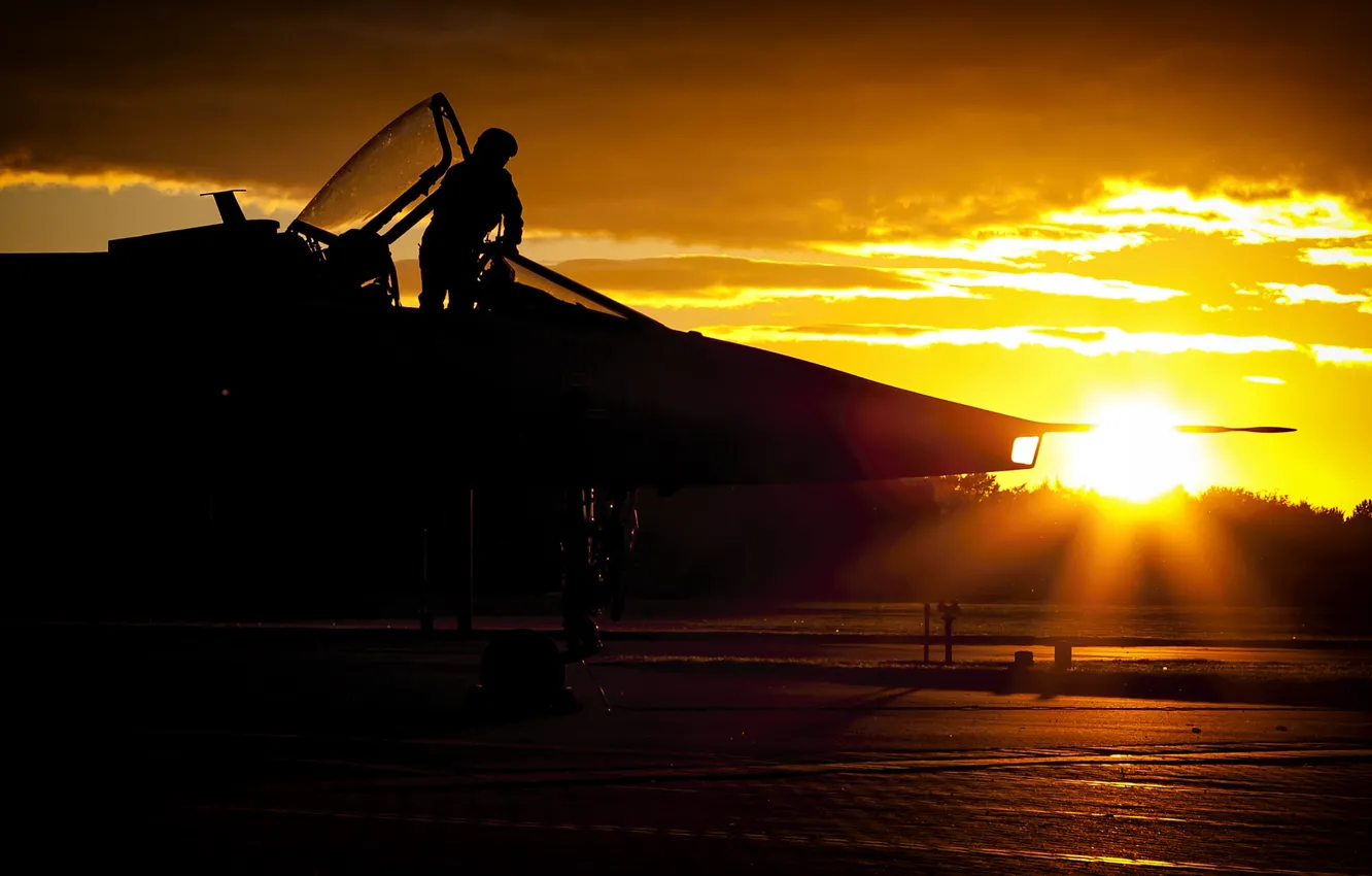 Фото обои рассвет, Jaguar, пилот, аэродром, истребитель-бомбардировщик, SEPECAT