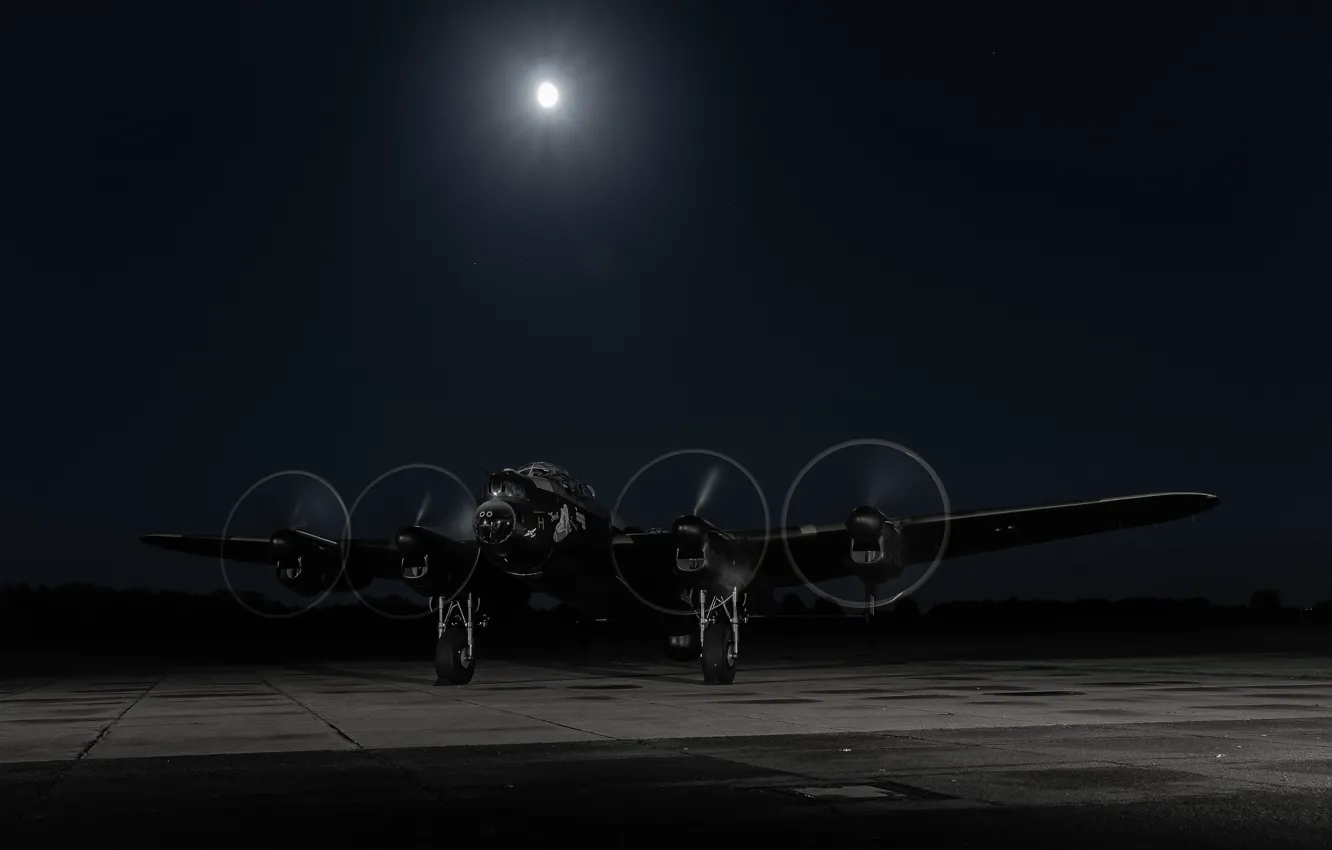 Фото обои бомбардировщик, четырёхмоторный, тяжёлый, Avro Lancaster