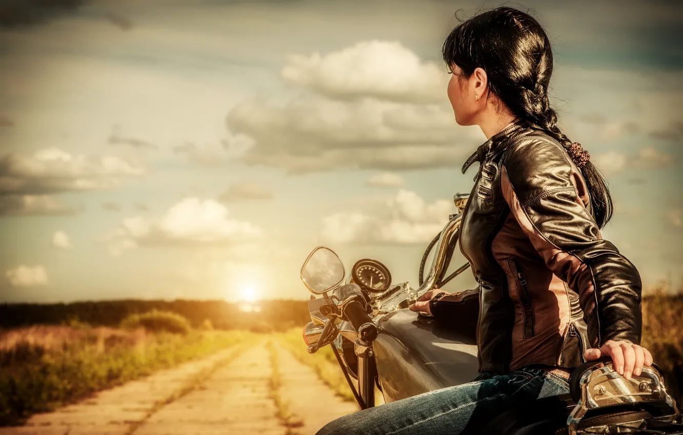 Фото обои дорога, девушка, закат, мотоцикл