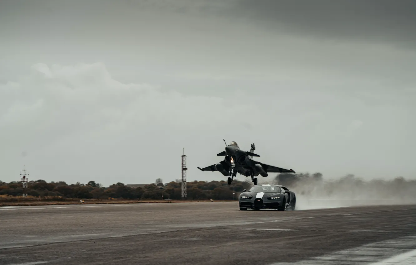 Фото обои Скорость, Истребитель, Bugatti, Серый, Взлёт, Автомобиль, Grey, Гиперкар