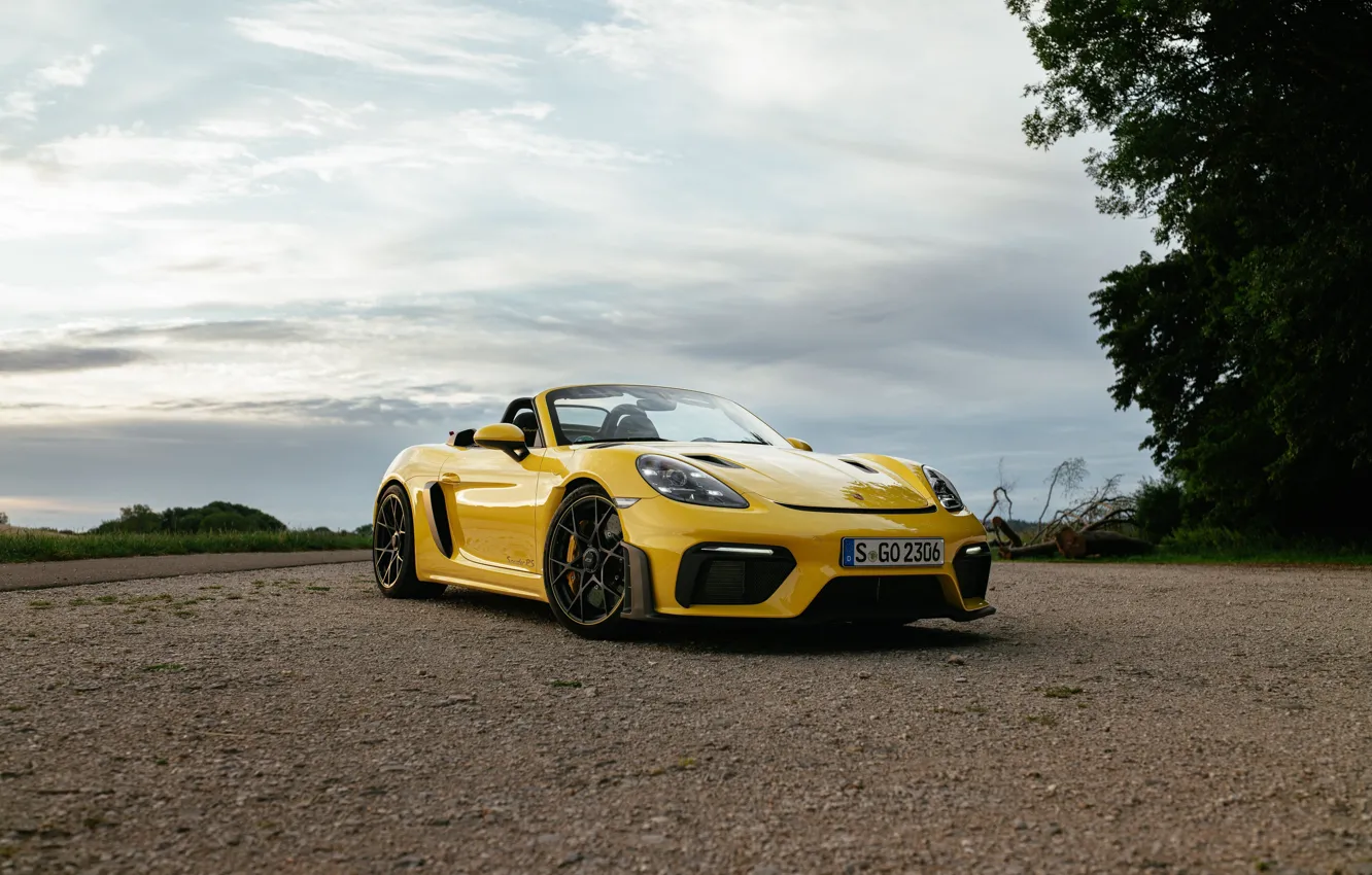 Фото обои Porsche, yellow, 718, Porsche 718 Spyder RS