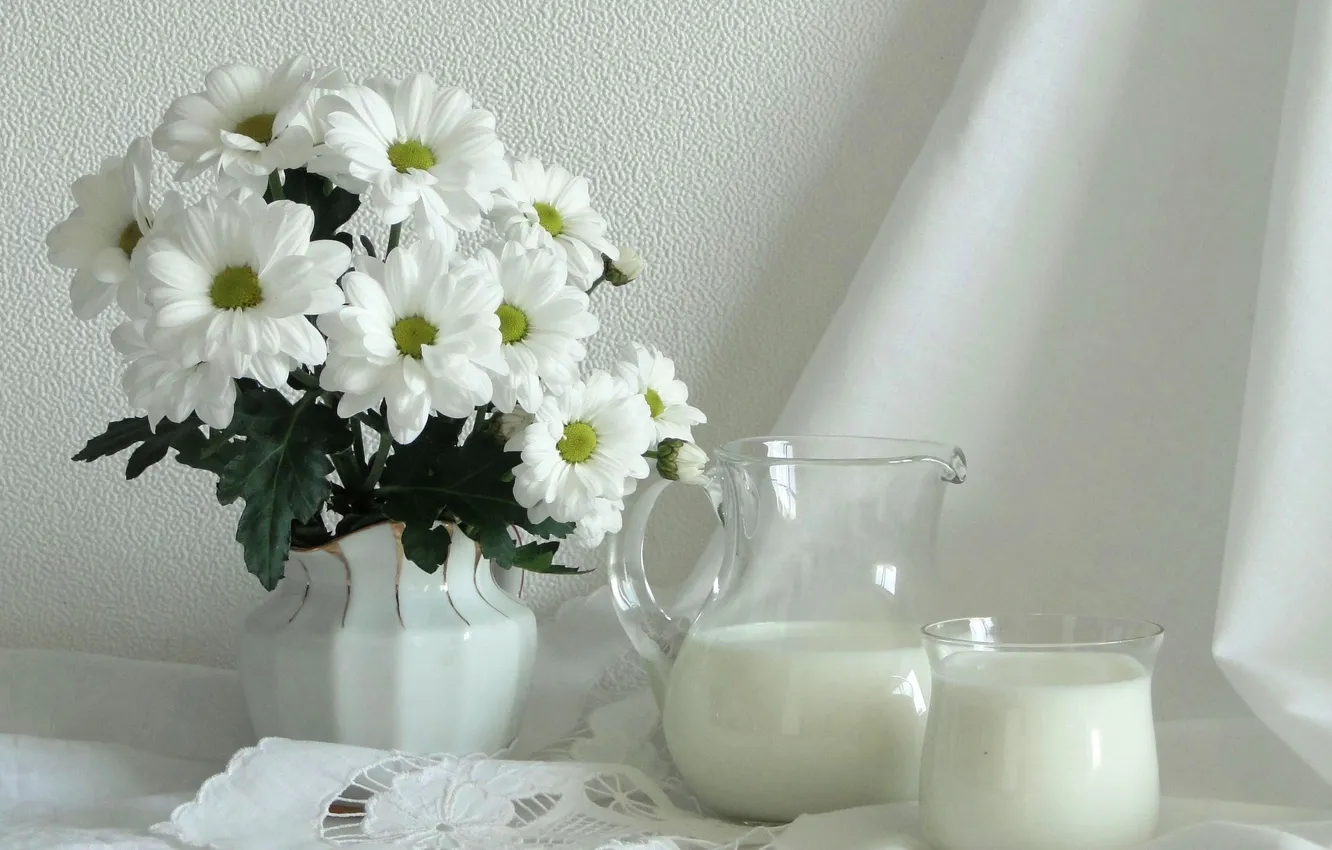 Фото обои цветы, молоко, светлые тона