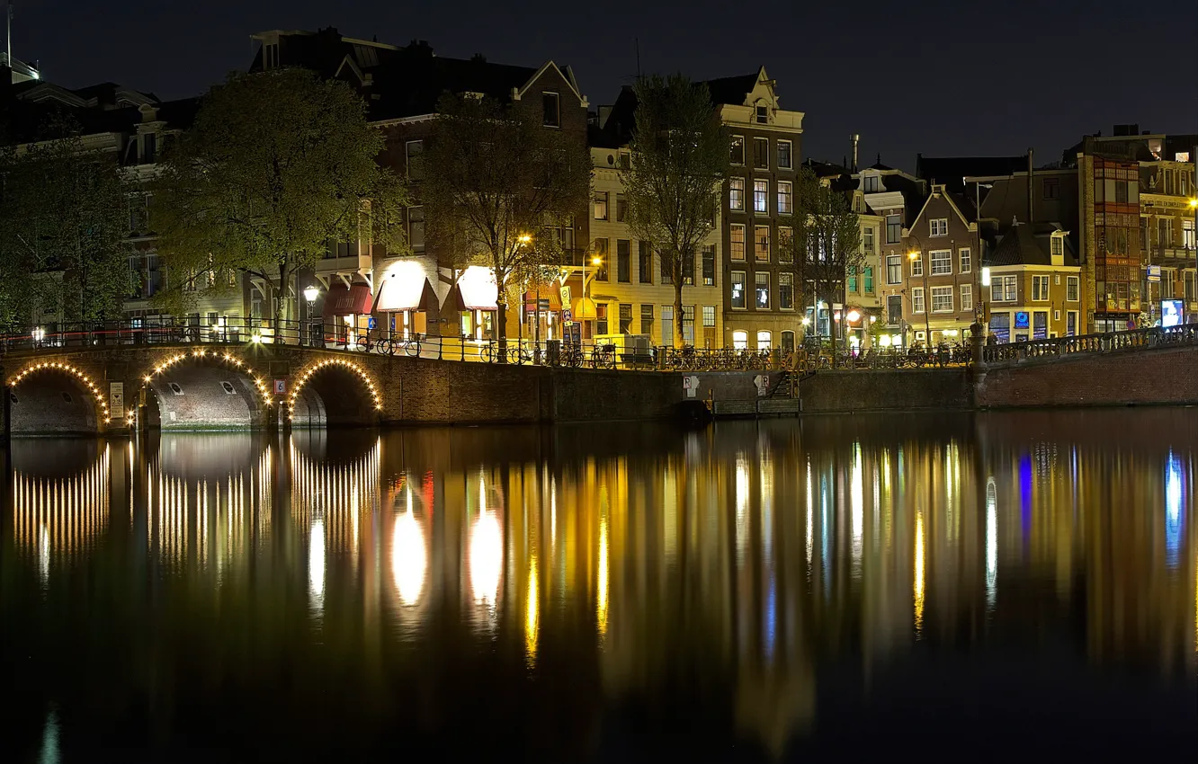 Фото обои ночь, мост, огни, окна, дома, Амстердам, канал, Нидерланды
