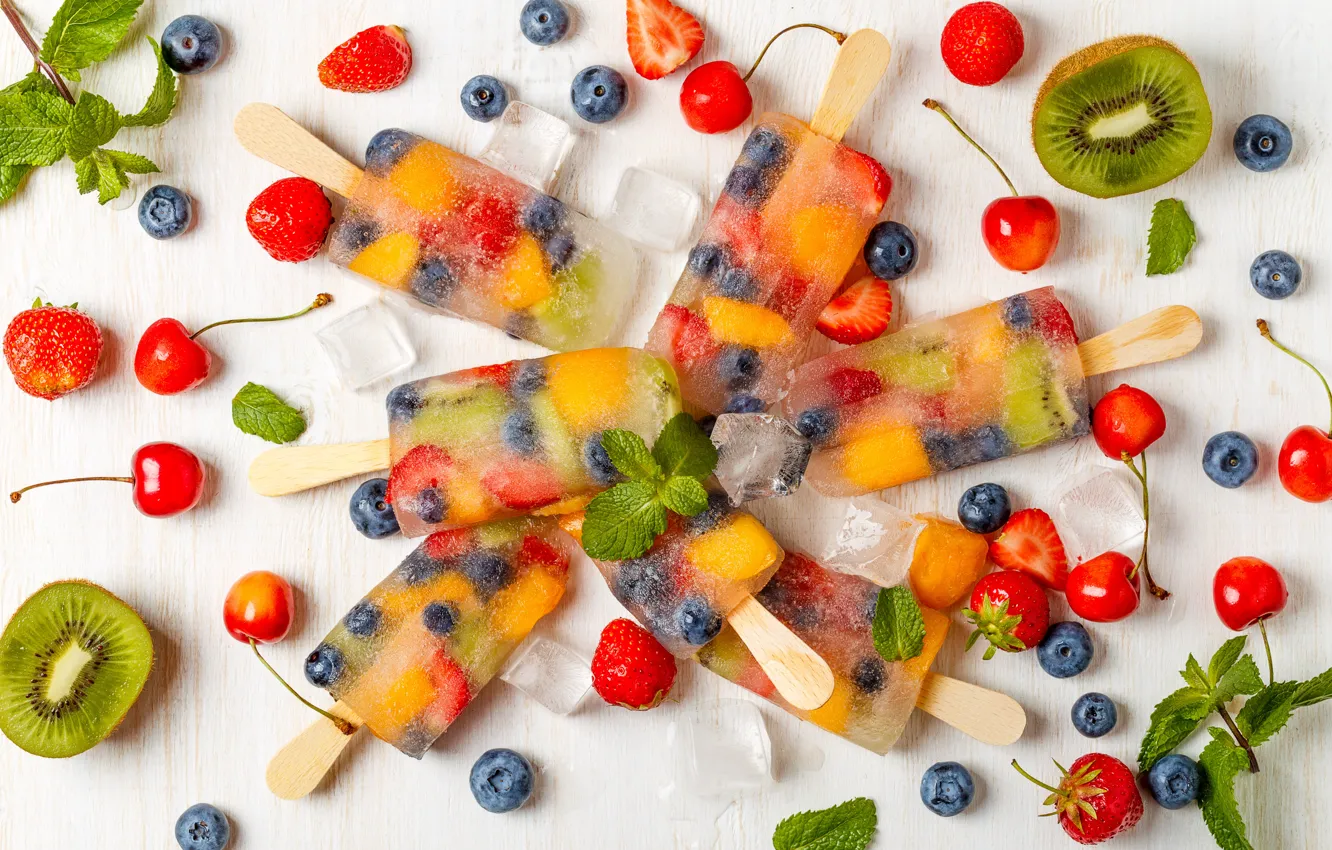 Фото обои лед, ягоды, киви, черника, клубника, мороженое, фрукты, мята