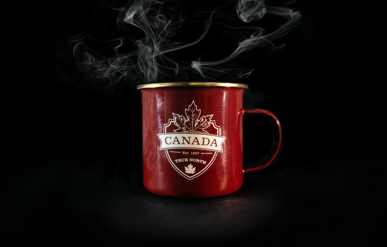 Фото обои пар, черный фон, Canada, красная кружка, горячий напиток, Andre Furtado