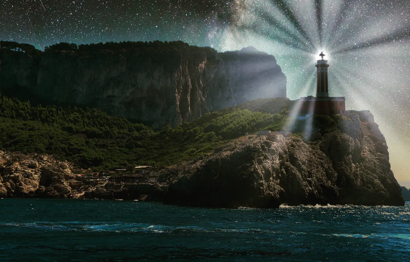 Фото обои море, звезды, лучи, свет, горы, скалы, берег, маяк