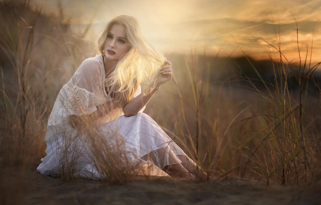 Фото обои девушка, свет, Vicky