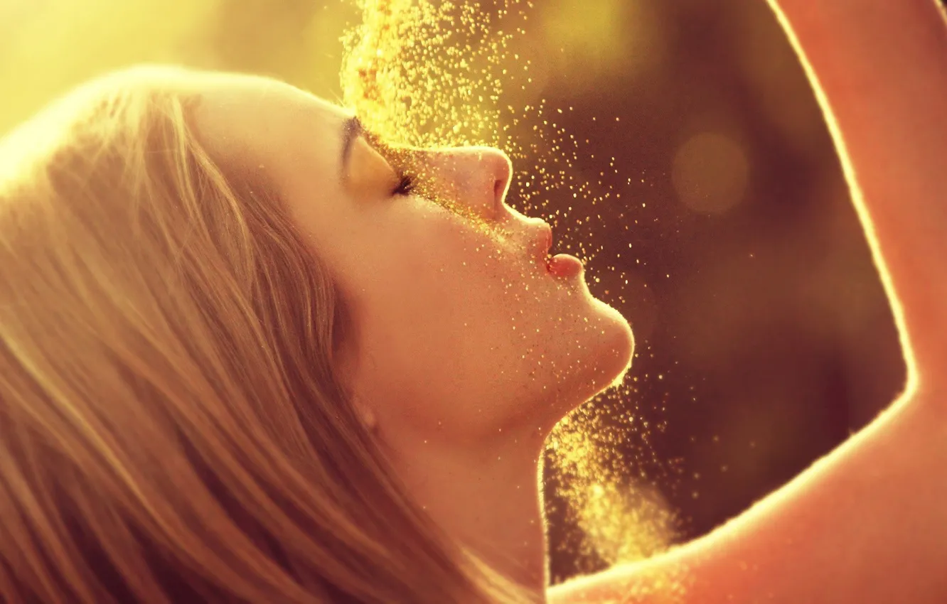 Фото обои gold, girls, background, hair