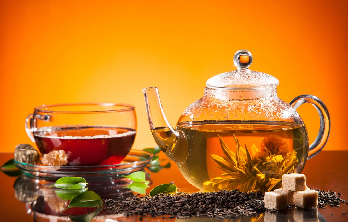 Фото обои чайник, сахар, sugar, tea, tea leaves, листики чая, заварной чай, brewed tea