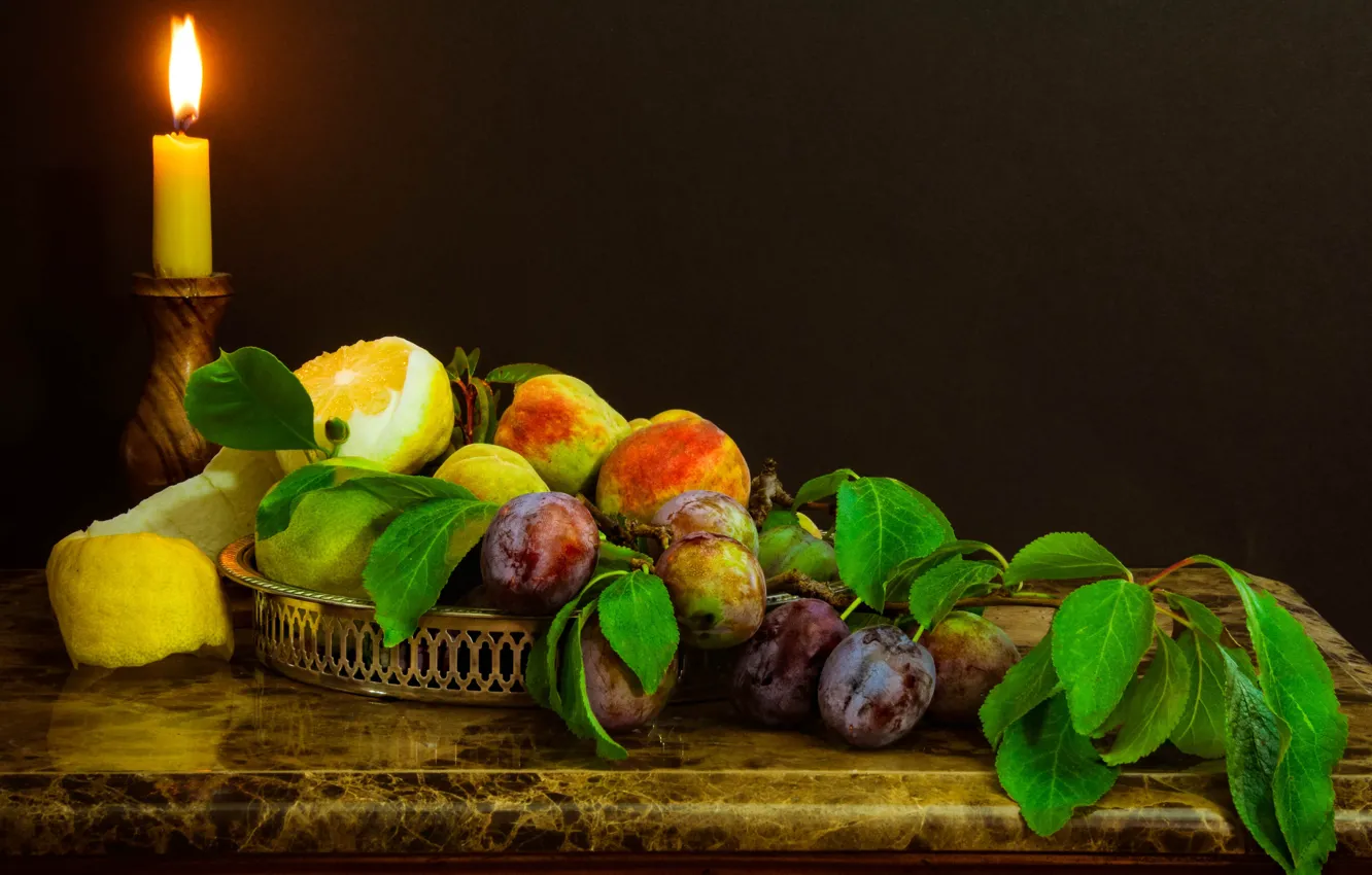 Фото обои лимон, свеча, ветка, фрукты, натюрморт, персики, сливы