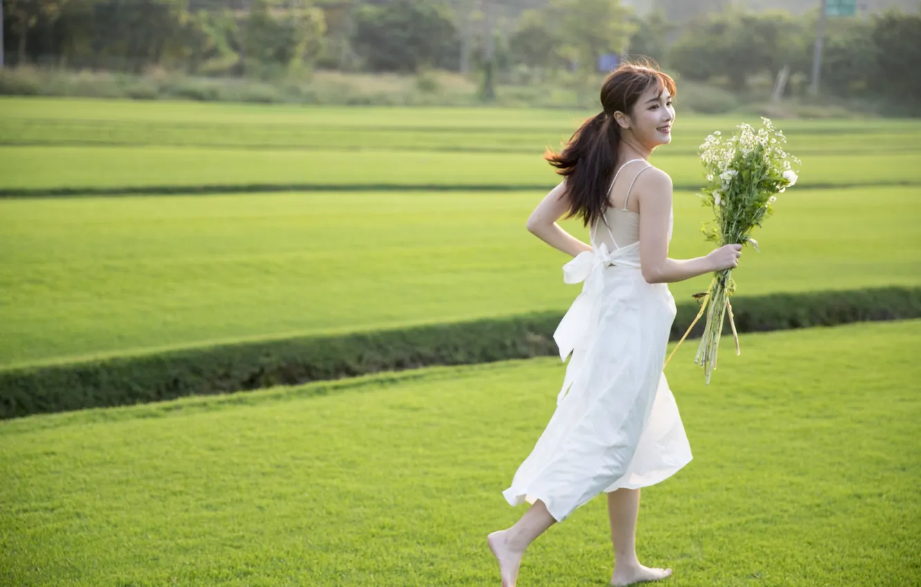 Фото обои Grass, Beautiful, Asian, Model, Flowers, Smile, Woman, Bouquet