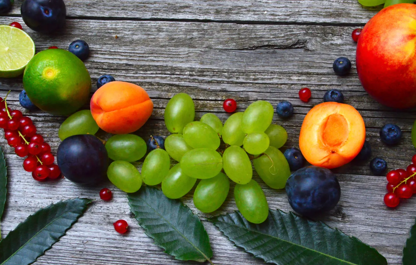 Фото обои ягоды, Фрукты, Виноград, персик, смородина