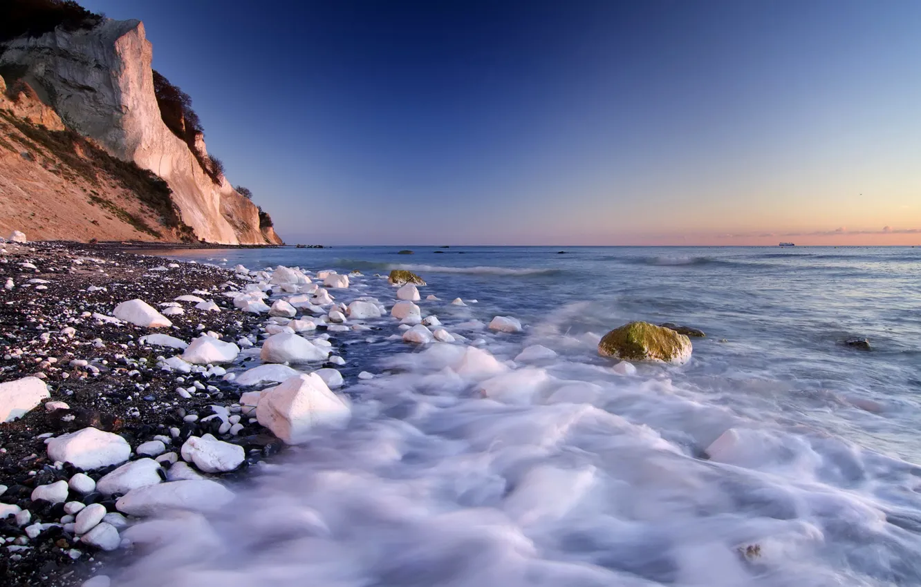 Фото обои море, камни, скалы, берег, белые
