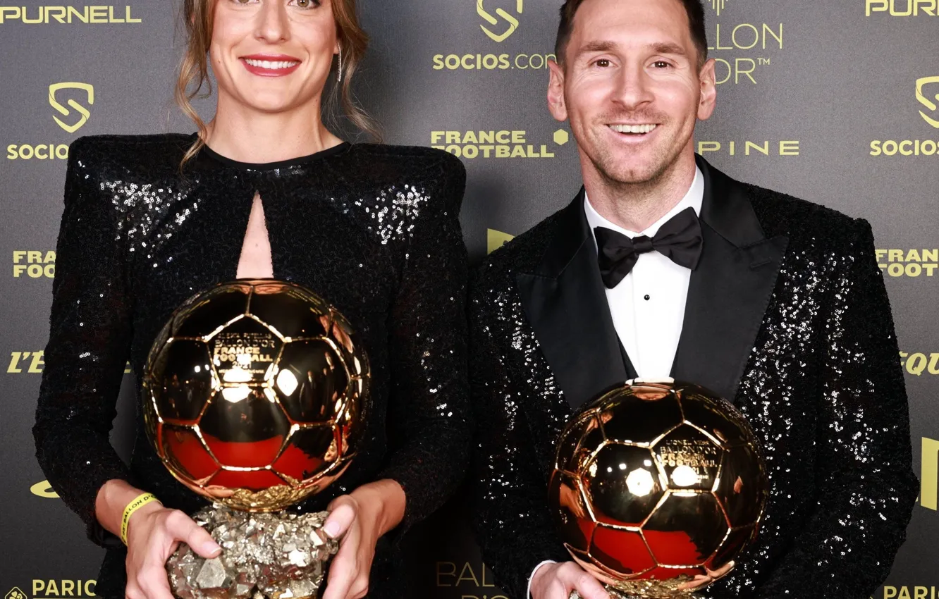 Фото обои Лионель Месси, Lionel Messi, золотой мяч, Алексия Путельяс, Alexia Putellas