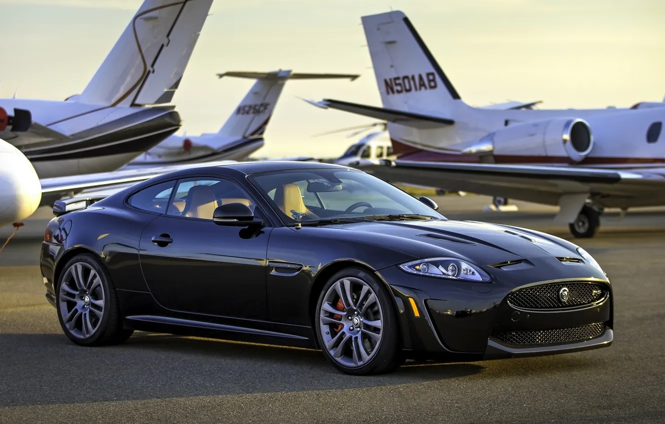 Фото обои фон, чёрный, Jaguar, Ягуар, суперкар, передок, самолёты, XKR-S