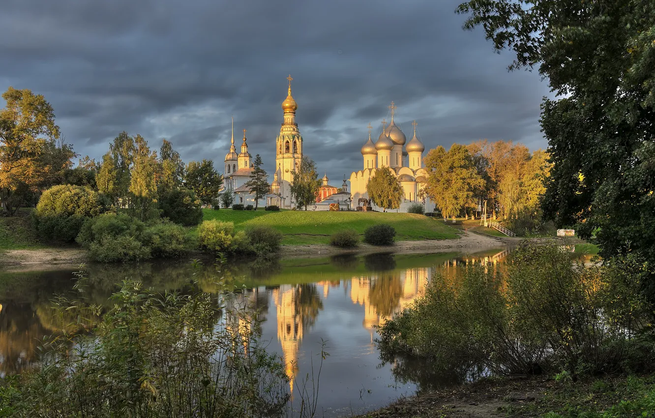 Фото обои лето, деревья, пейзаж, природа, утро, храм, кусты, берега