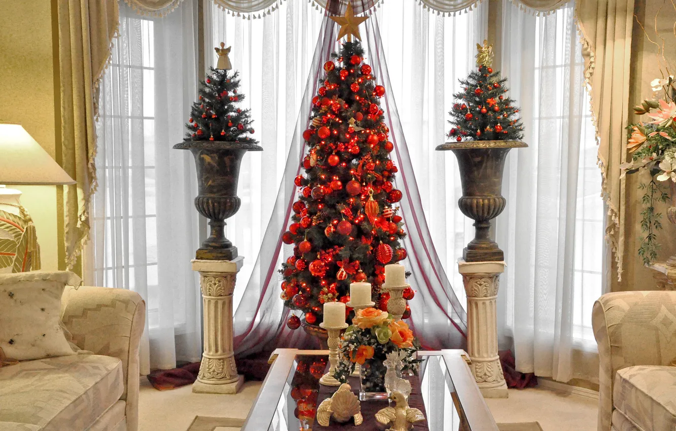 Фото обои диван, праздник, лампа, елка, свечи, Новый Год, Рождество, ваза