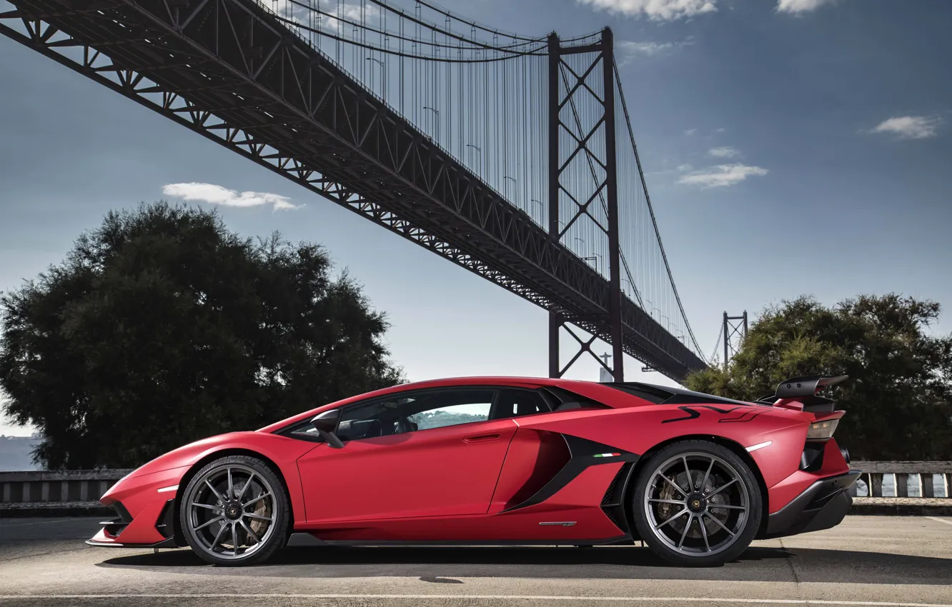 Фото обои мост, Lamborghini, суперкар, вид сбоку, 2018, Aventador, Лиссабон, SVJ