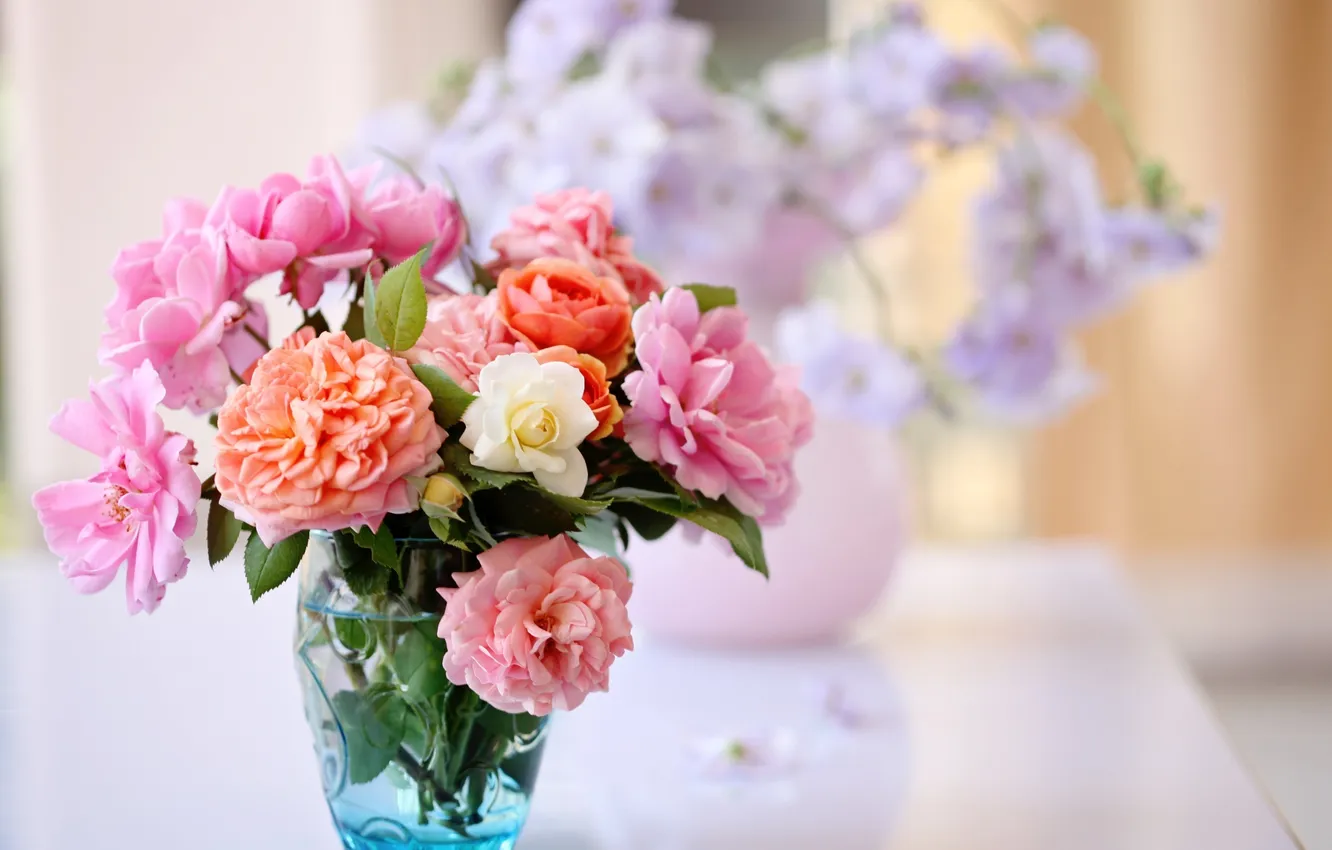Фото обои вода, цветы, оранжевый, розовый, букет, вазочка