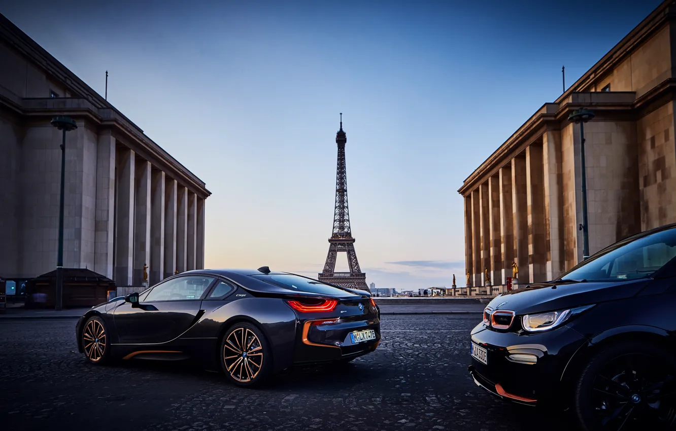 Фото обои закат, Франция, Париж, вечер, BMW, пара, Эйфелева башня, BMW i3