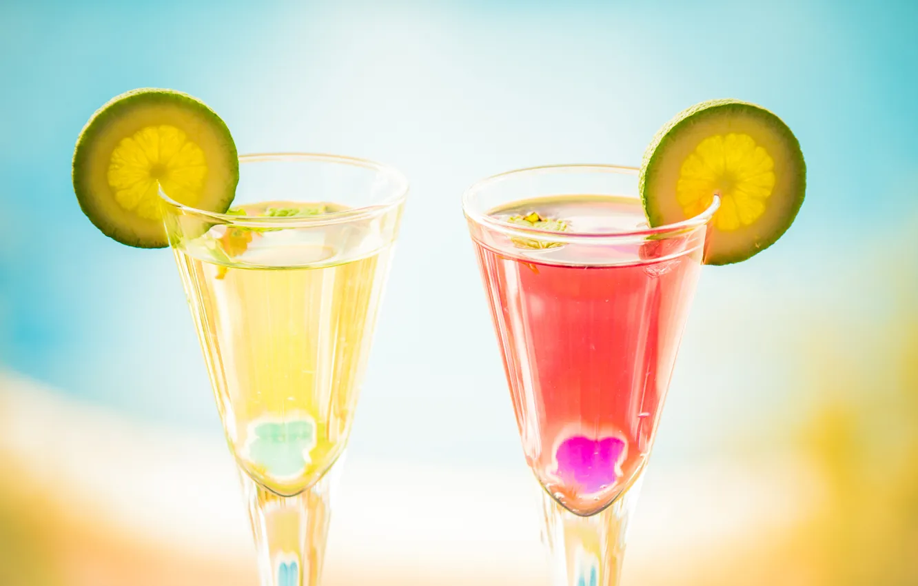 Фото обои бокалы, коктейль, мята, cocktail, glasses, mint, дольки лайма, slices of lime