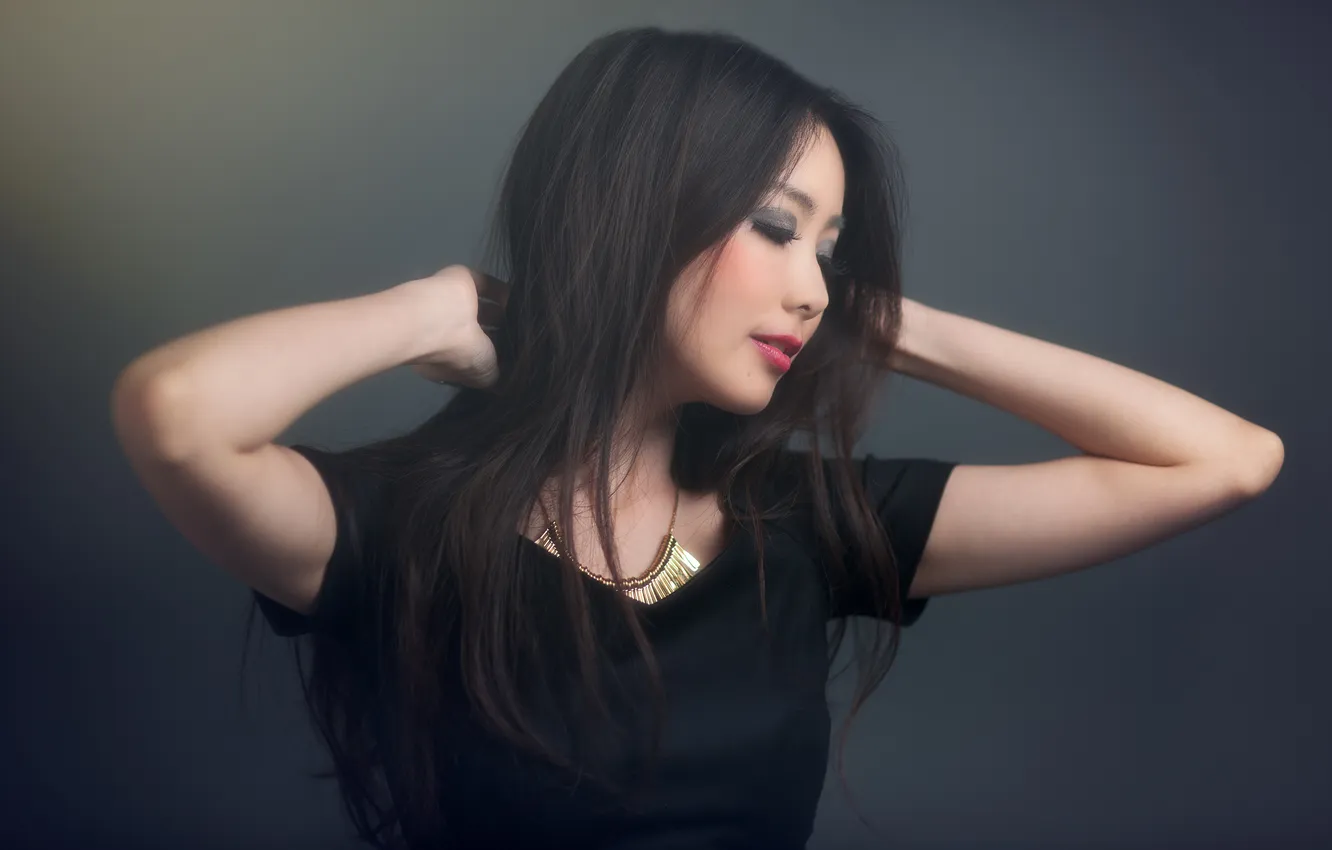 Фото обои девушка, поза, Yurie