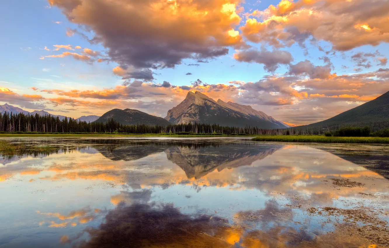 Фото обои небо, закат, озеро, Горы, канада