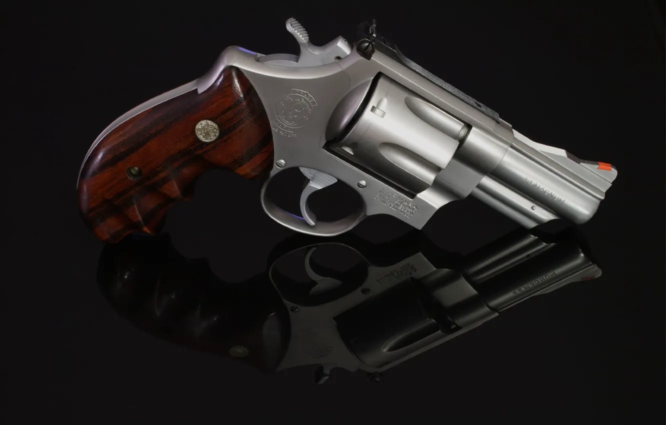 Фото обои револьвер, revolver, Smith &ampamp; Wesson, Смит-Вессона