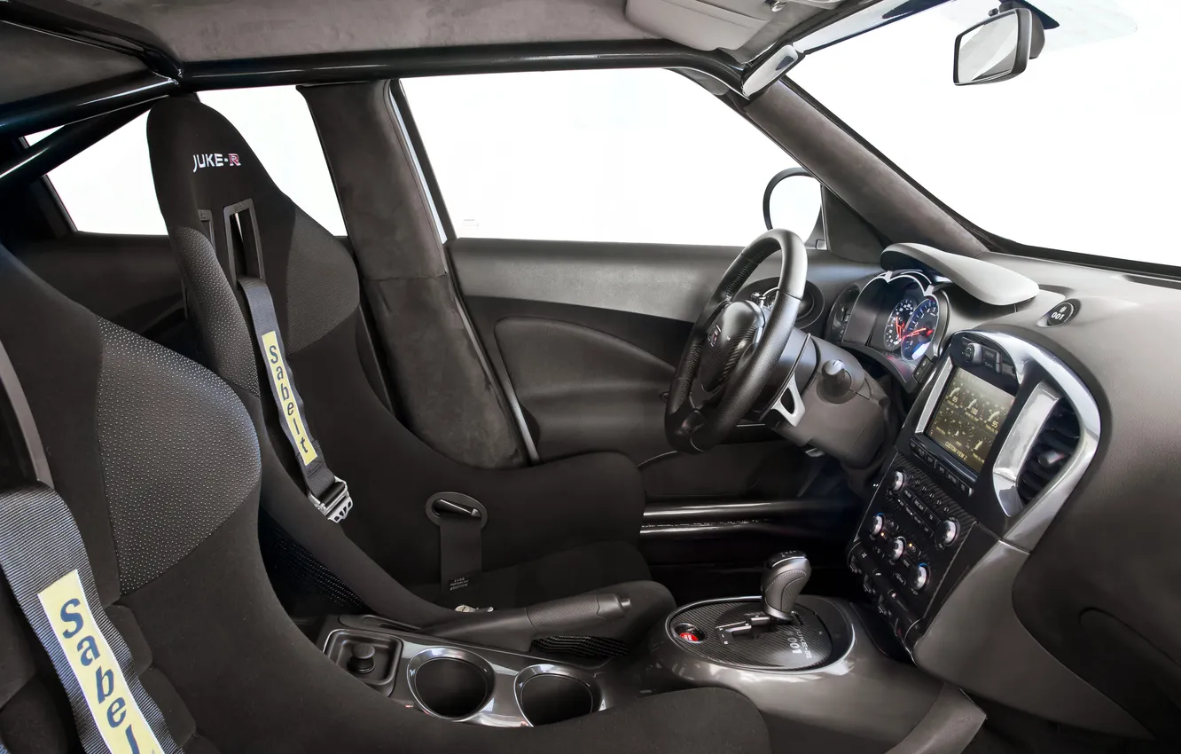 Фото обои Nissan, 2012, Juke-R, Nissan Juke-R, салон автомашины, белый кузов