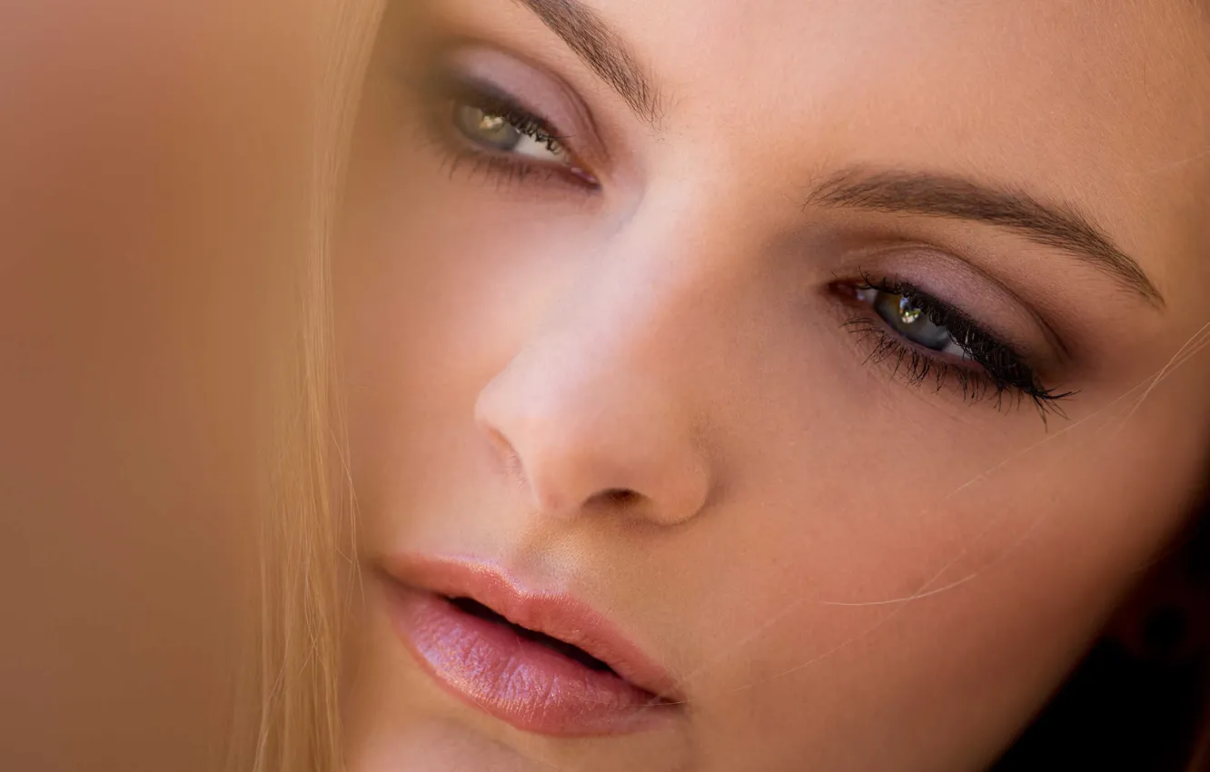 Фото обои delicious, eyebrows, eyes open, lipstick, kennedy nash