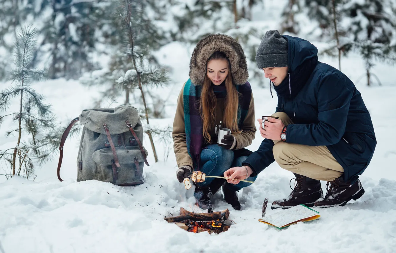Фото обои зима, девушка, снег, деревья, огонь, отдых, карта, пара