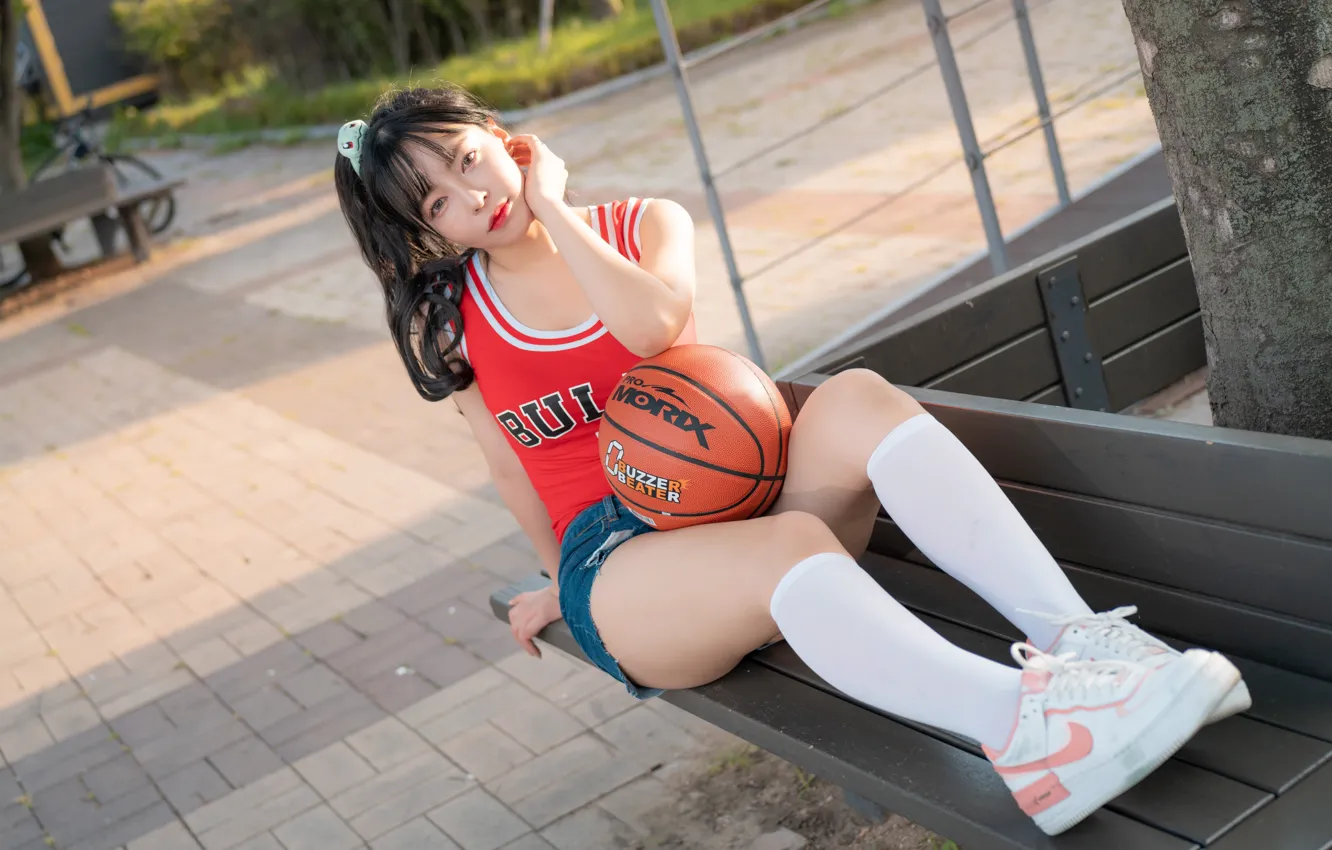 Фото обои Asian, shorts, model, women, tank top, Korean, Momo, looking at viewer