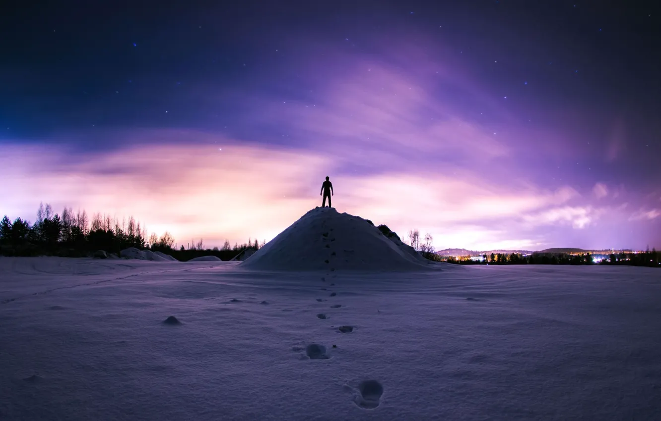 Фото обои зима, небо, звезды, человек, гора