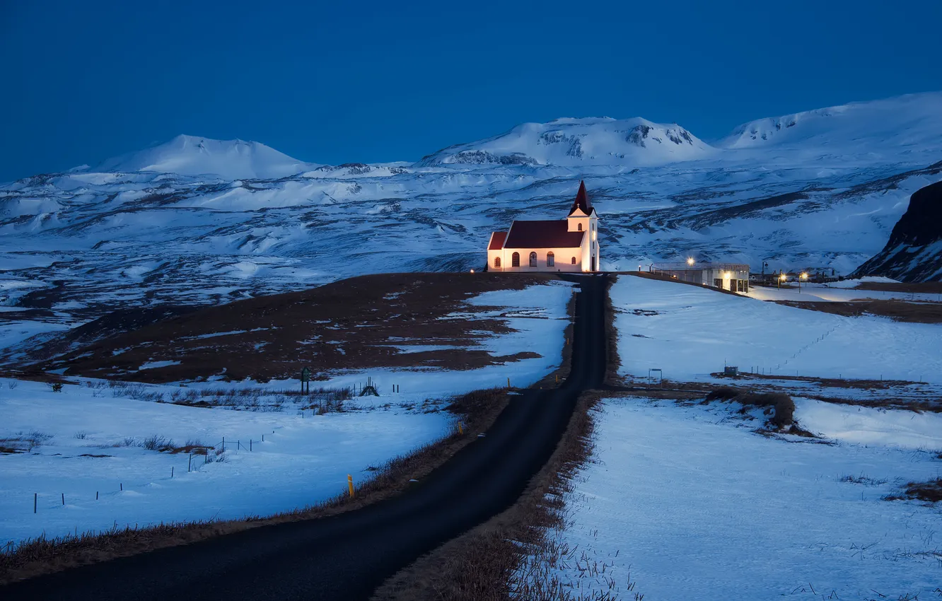 Фото обои зима, дорога, снег, горы, церковь