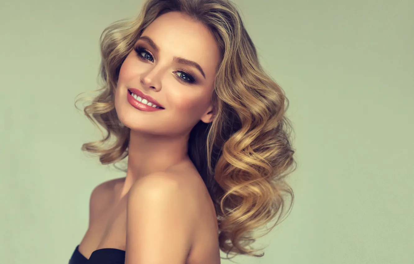Фото обои девушка, лицо, улыбка, макияж, локоны, фотомодель, edwardderule