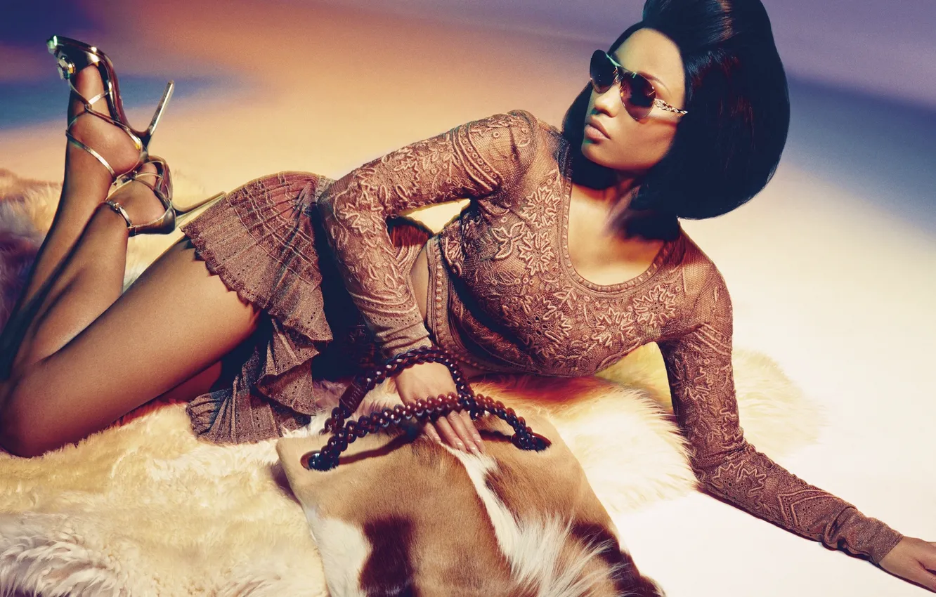 Фото обои поза, брюнетка, певица, Nicki Minaj