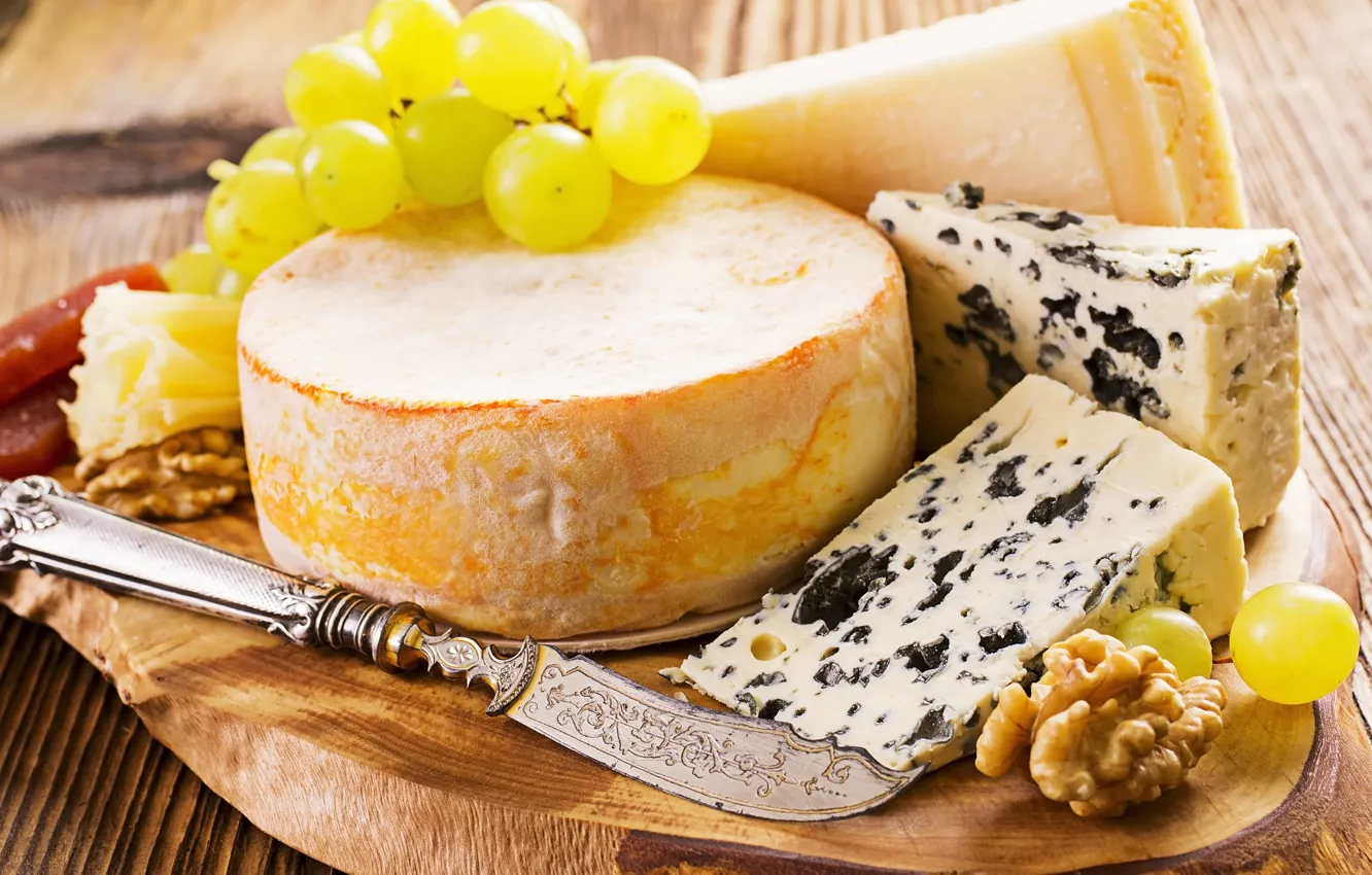 Фото обои сыр, виноград, нож, грецкий орех