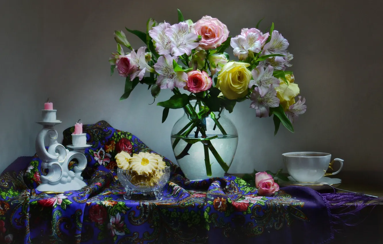 Фото обои печенье, кружка, ваза, букет цветов, подсвечник, vase, cookies, mug